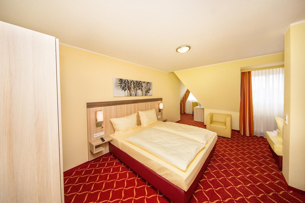 Montana Hotel Koeln-Bonn Airport Troisdorf Exterior photo